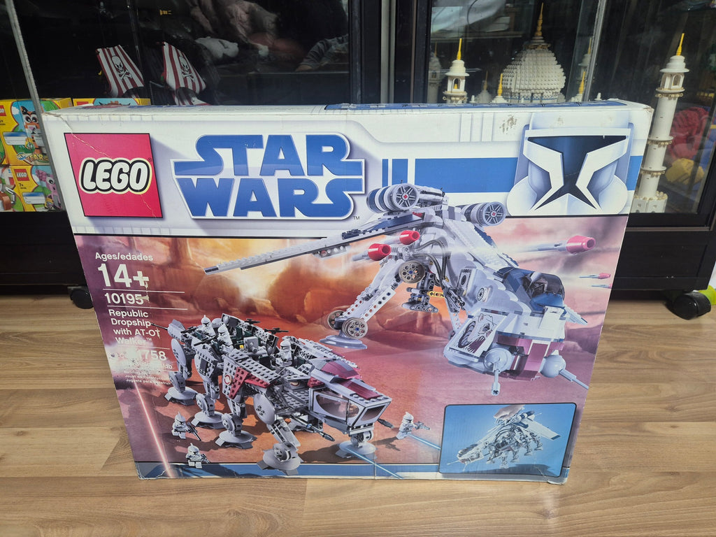 LEGO 10195 Star Wars Republic Dropship with AT-OT Walker (New Sealed In Box)