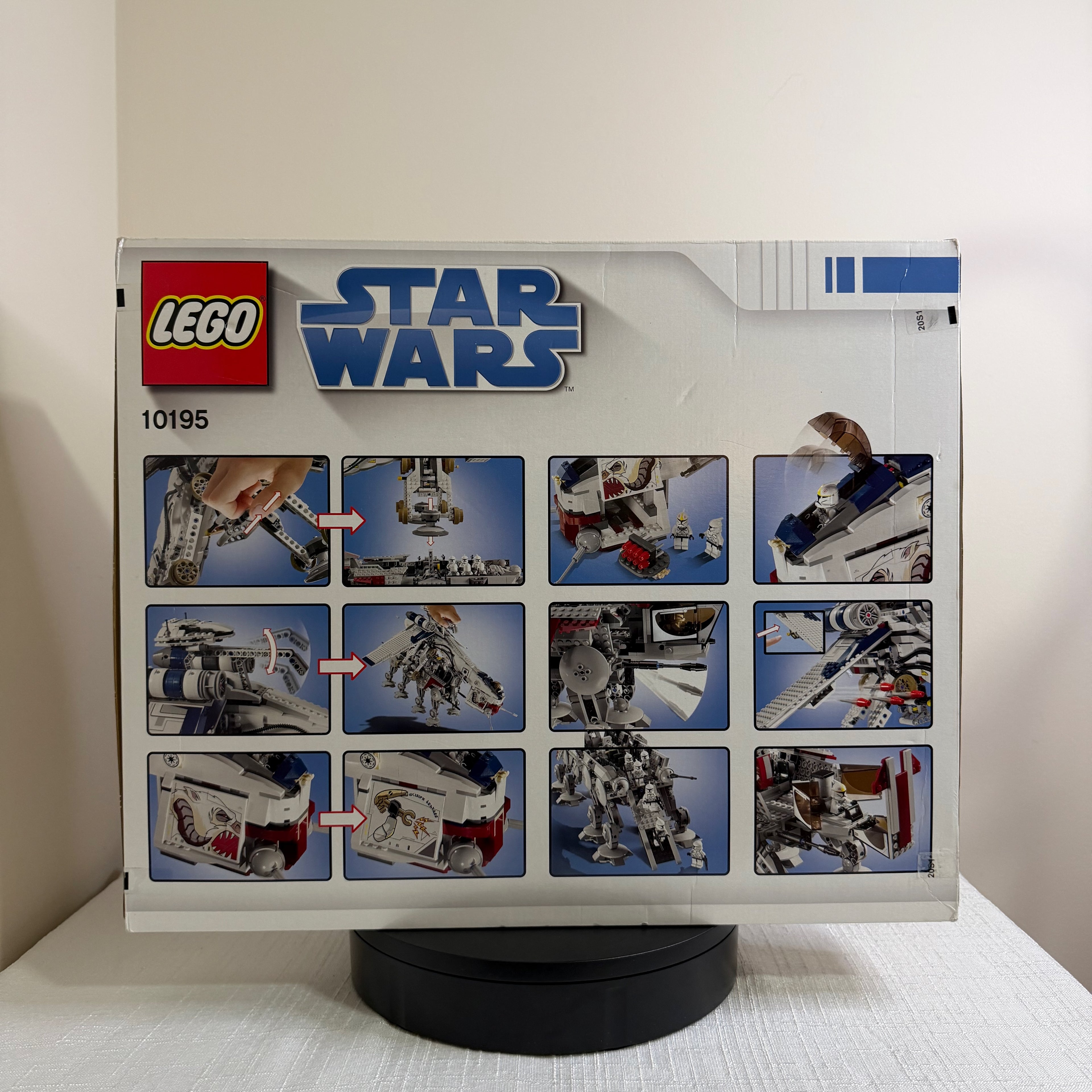 LEGO 10195 Star Wars Republic Dropship with AT-OT Walker (New Sealed In Box)