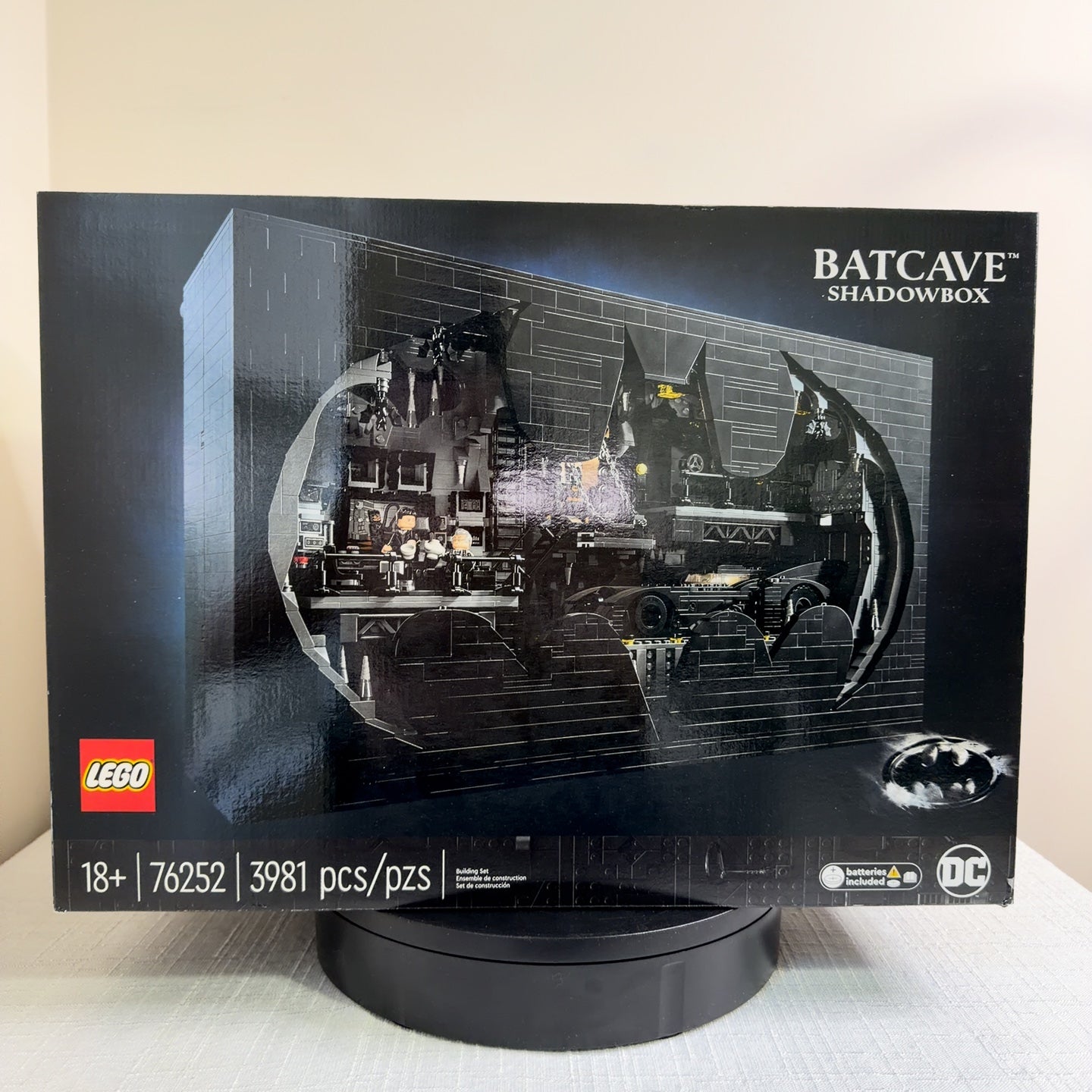 LEGO 76252 DC Comics Super Heroes Batcave – Shadow Box (New Sealed In Box)