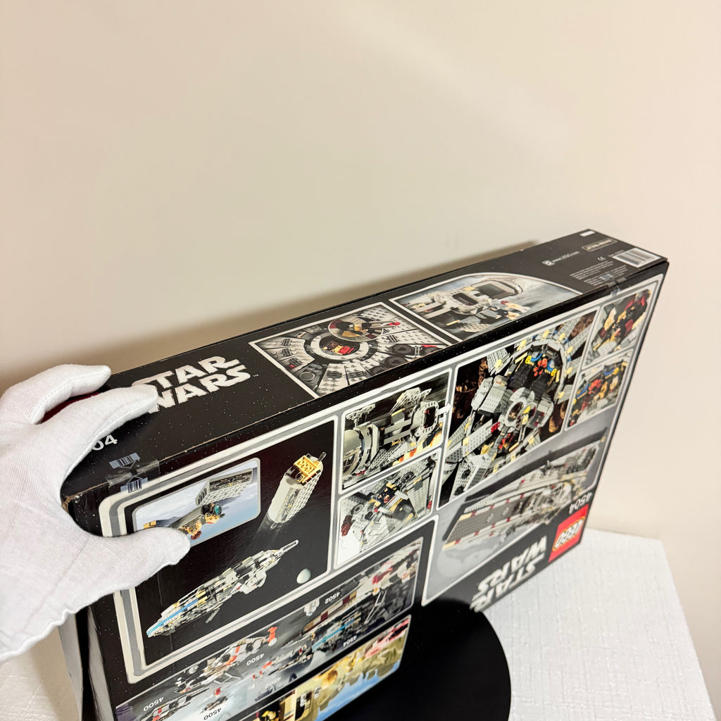 4504 (NISB) LEGO Star Wars Millennium Falcon