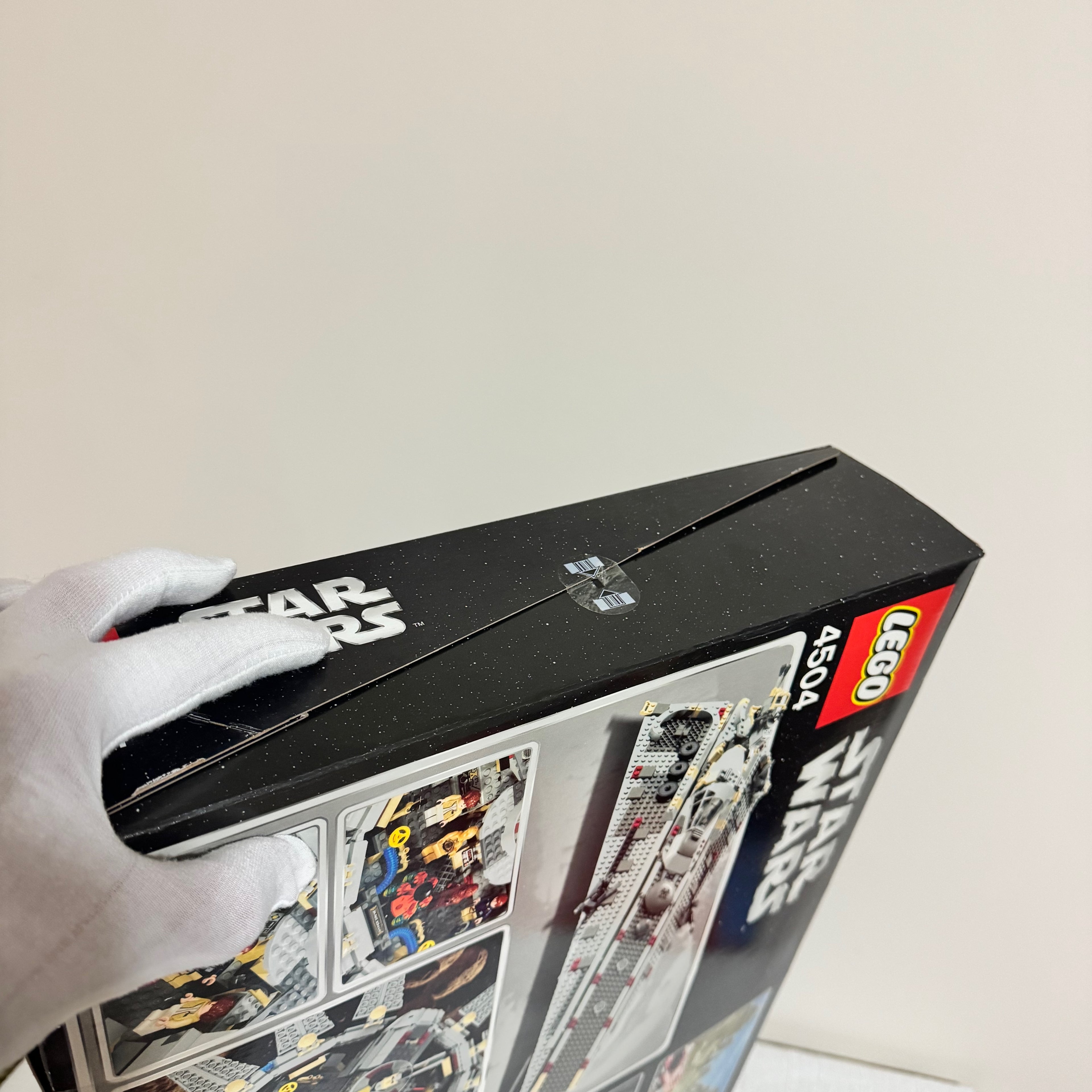 4504 (NISB) LEGO Star Wars Millennium Falcon