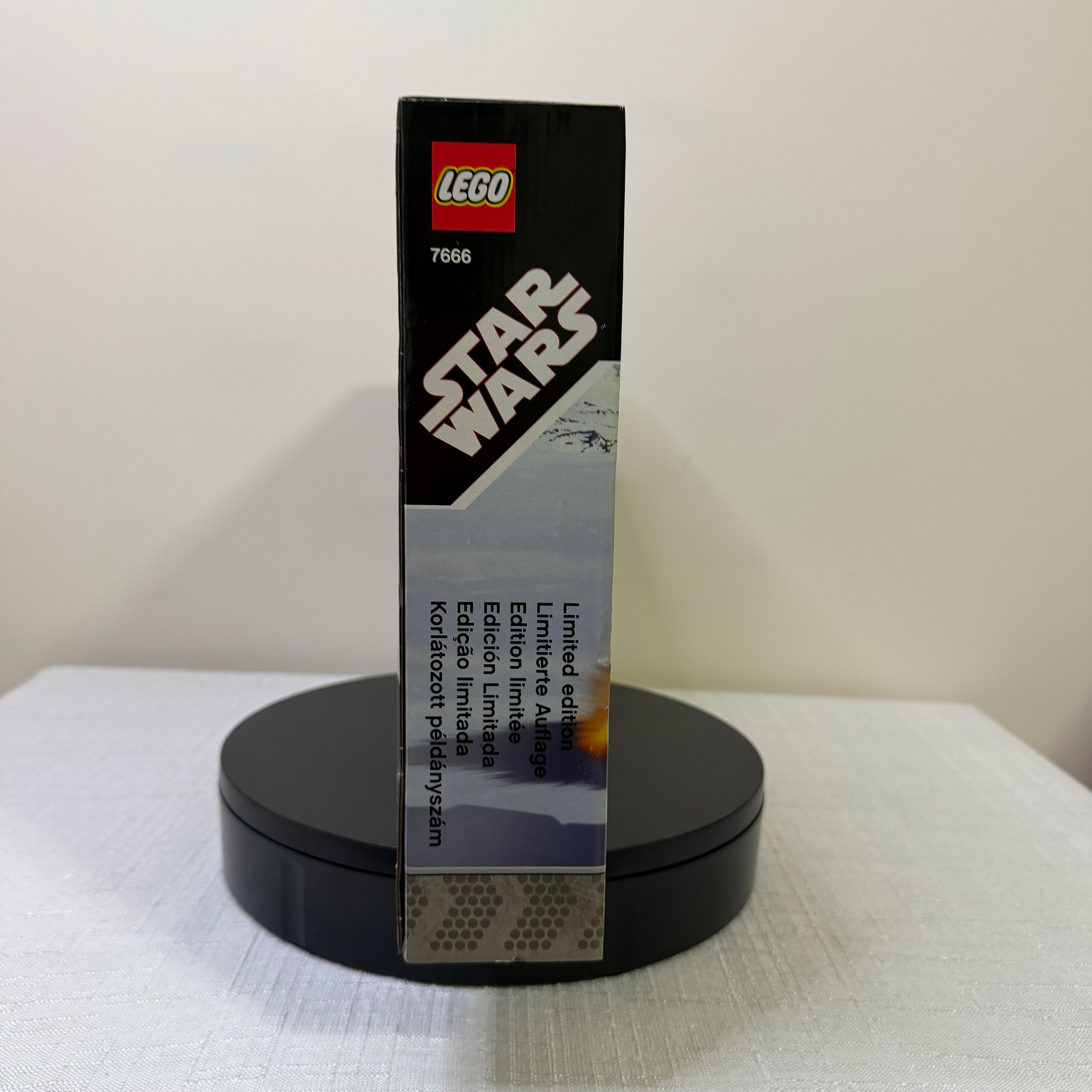 7666 (NISB) LEGO Star Wars Hoth Rebel Base