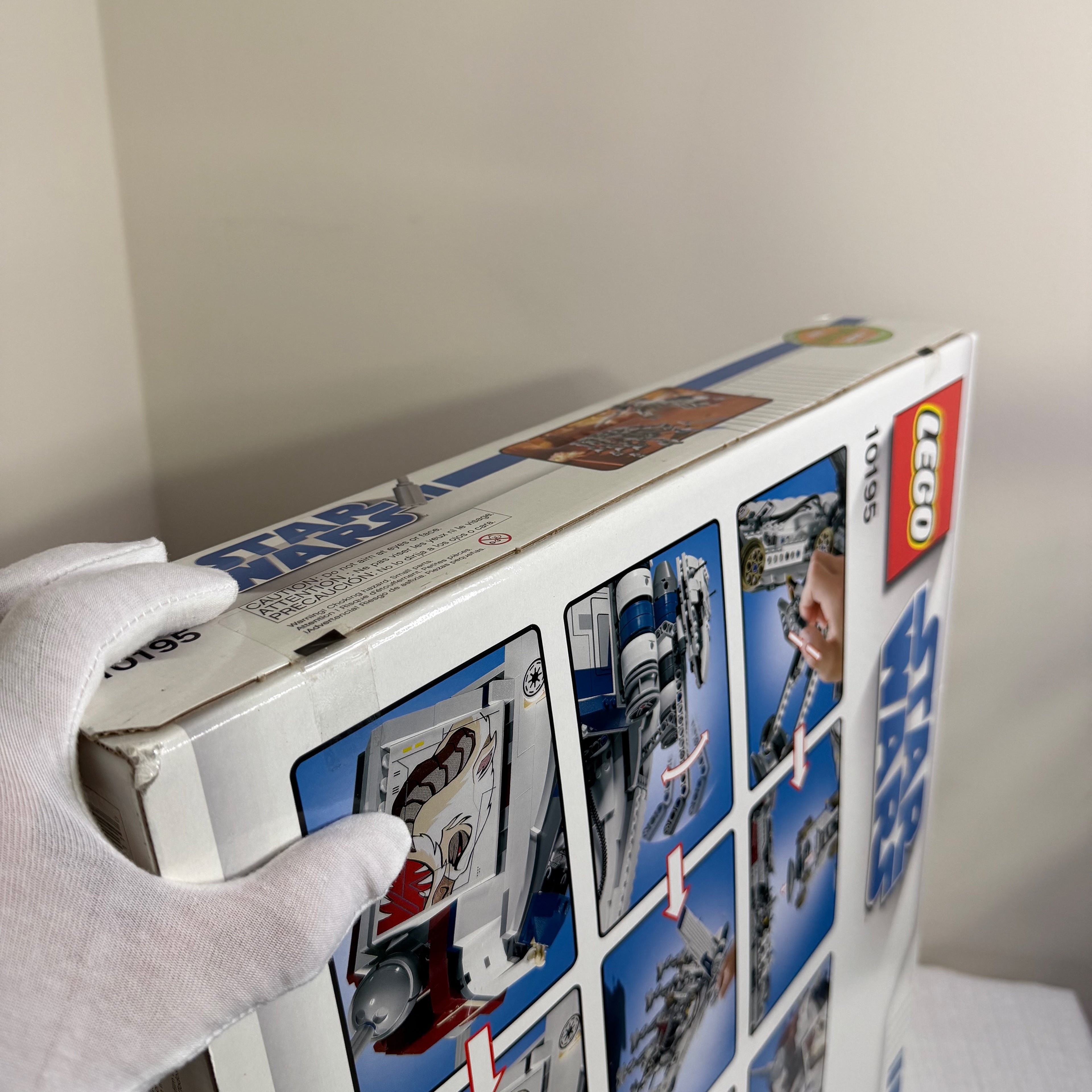 10195 (NISB) LEGO Star Wars The Clone Wars Republic Dropship with AT-OT Walker