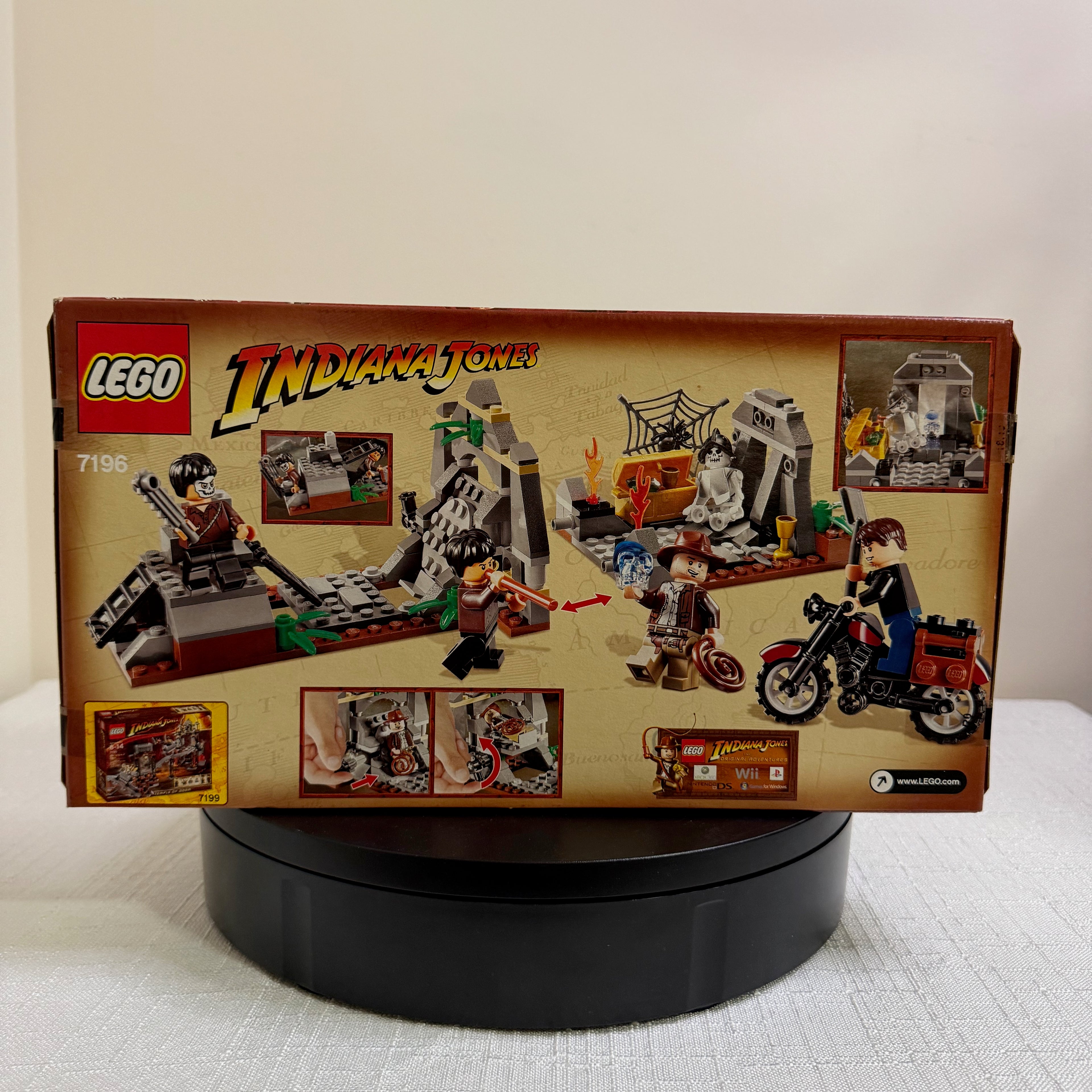 7196 (NISB) LEGO Indiana Jones Kingdom of the Crystal Skull Chauchilla Cemetery Battle