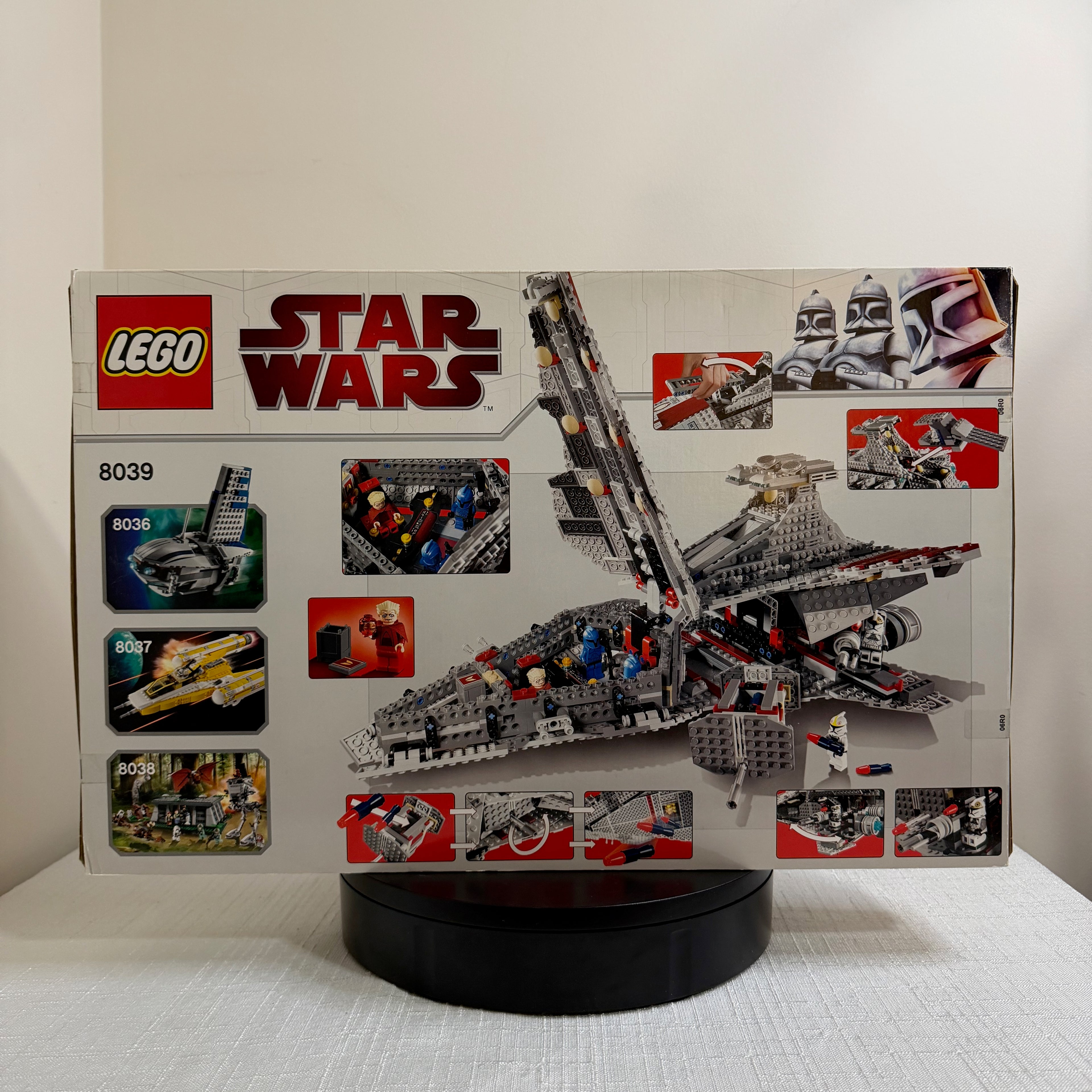 8039 (NISB) LEGO Star Wars The Clone Wars Venator-Class Republic Attack Cruiser