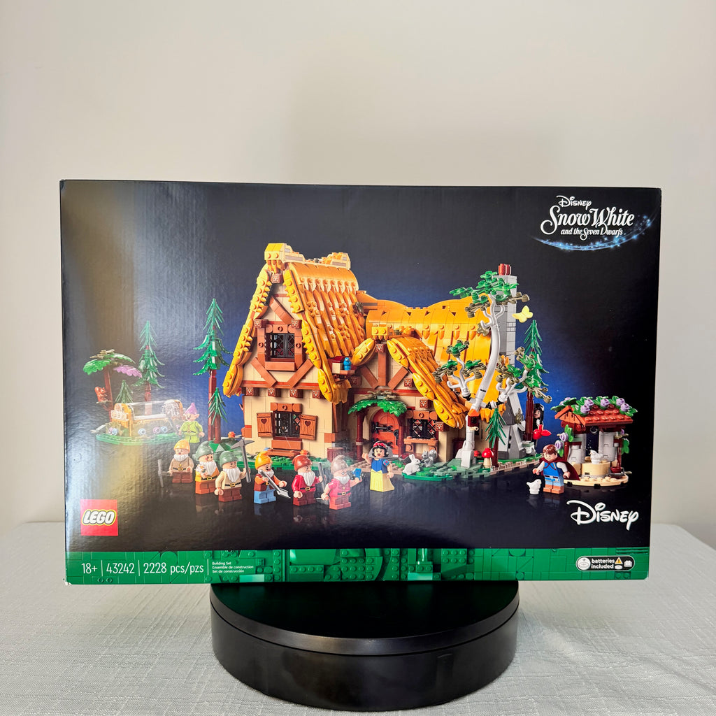 43242 (NISB) LEGO Disney Snow White and the Seven Dwarfs' Cottage