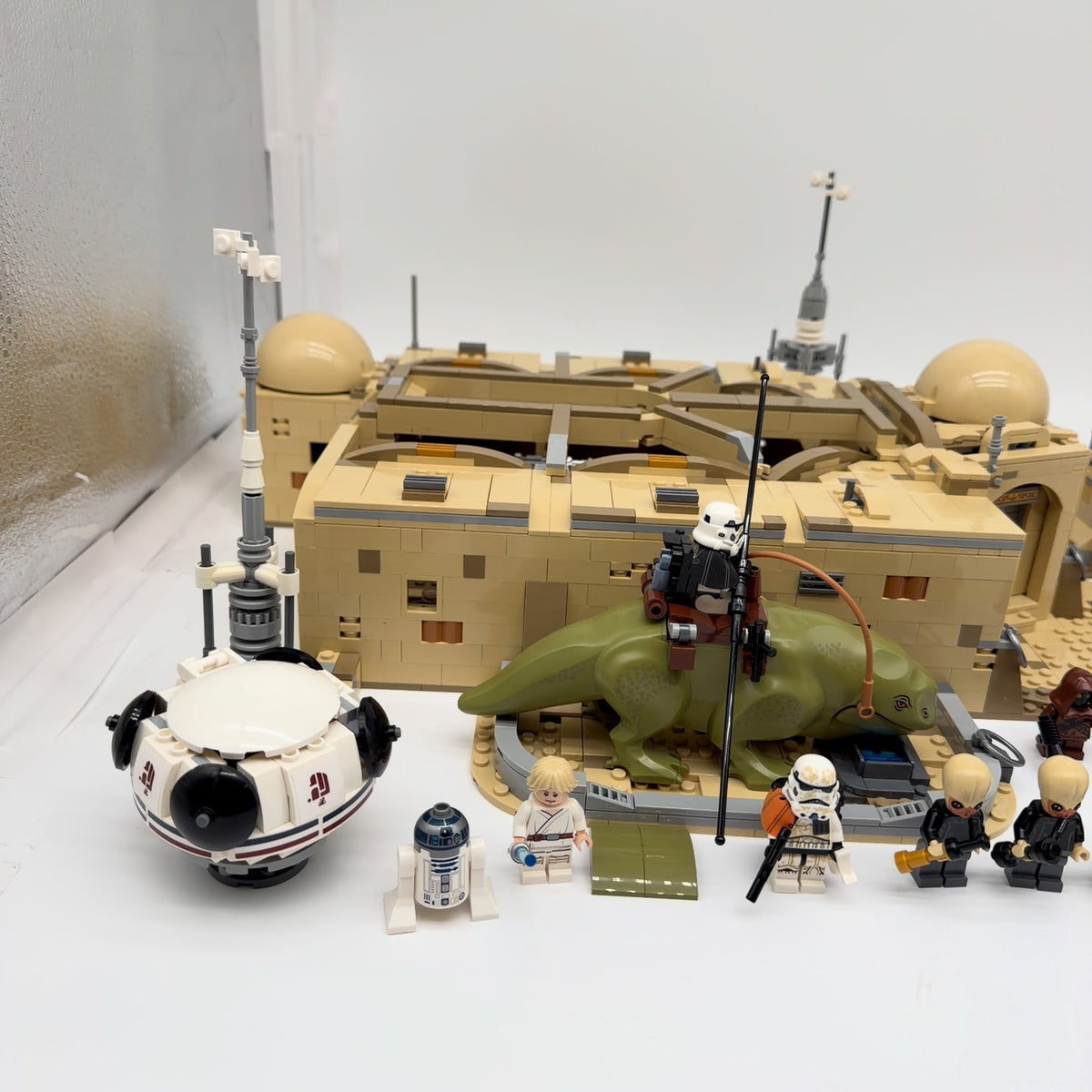 LEGO 75290 Star Wars Mos Eisley Cantina (100% Complete)