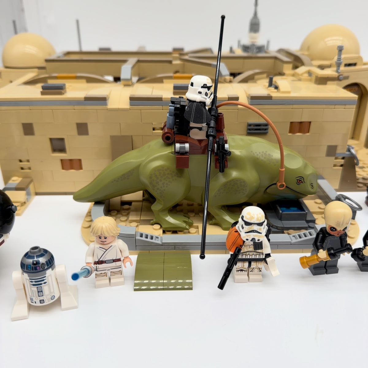 LEGO 75290 Star Wars Mos Eisley Cantina (100% Complete)